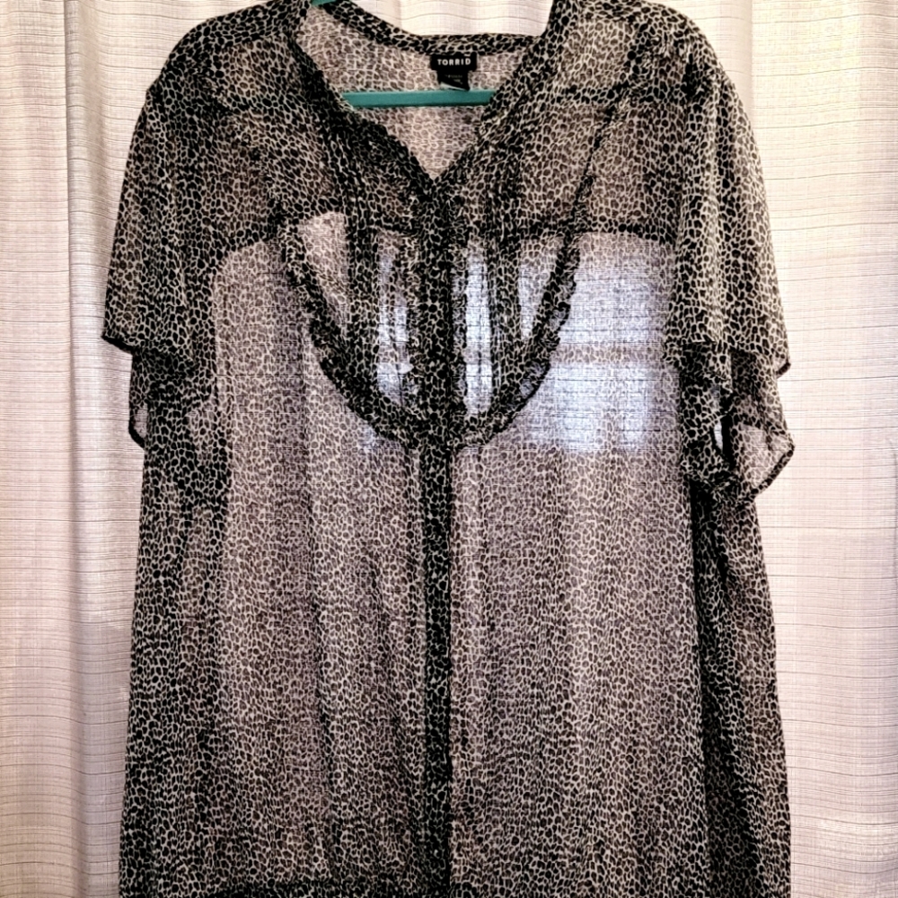 *SOLD* Torrid Leopard Print Blouse Sz 4